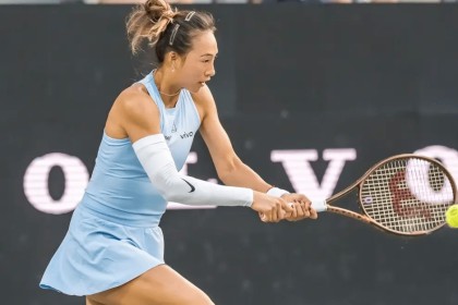 伤病警报！郑钦文手肘恐影响赛季表现，世界第8面临严峻挑战