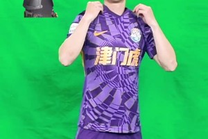 ?快速回答你和哪个球员号码相同，王秋明：库里